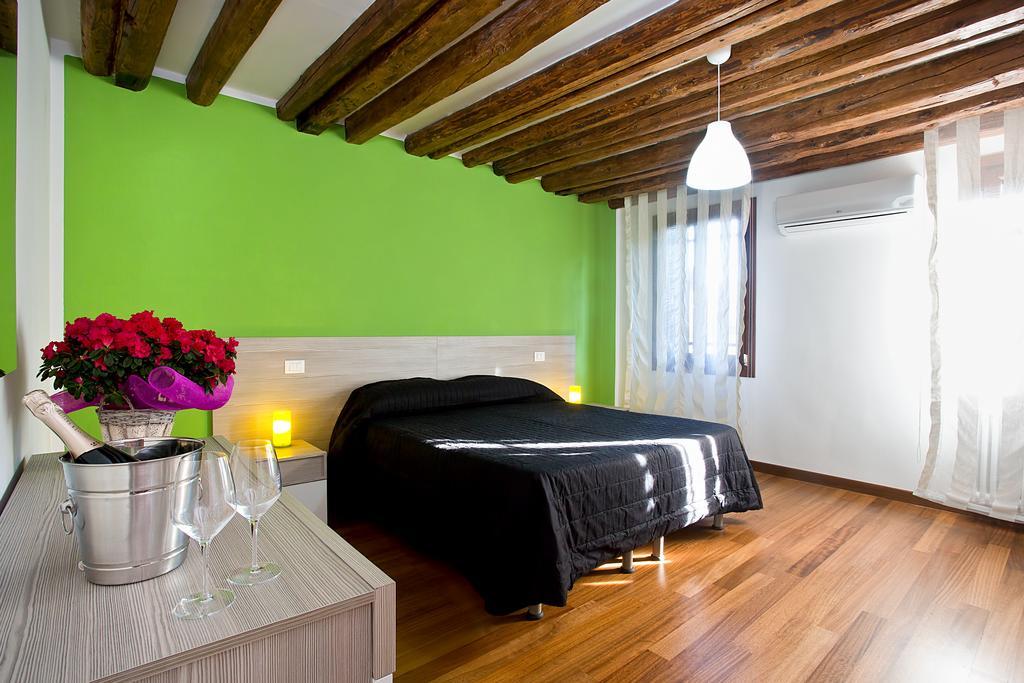 Good Wine Apartments Venedik Oda fotoğraf